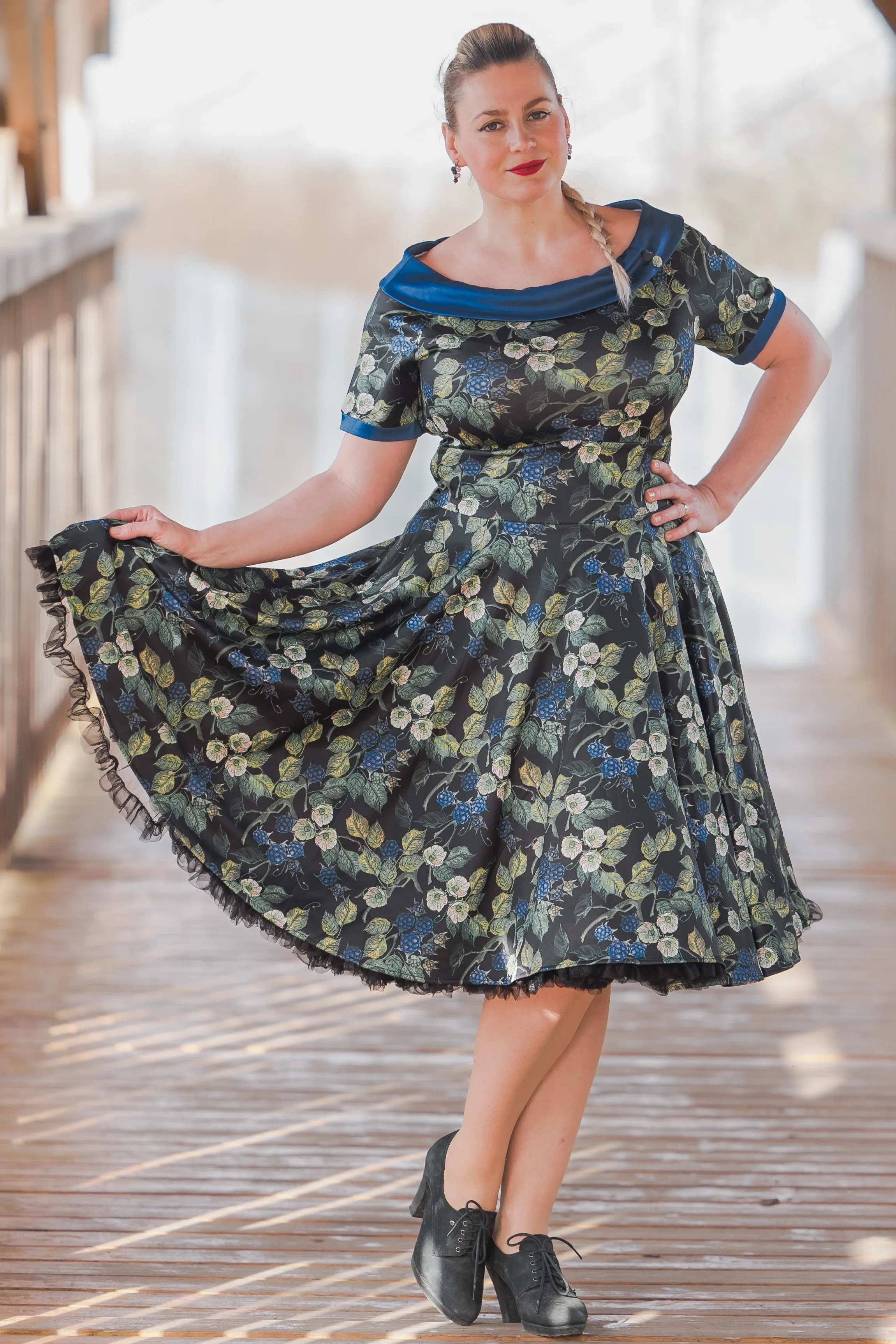 Darlene Off-Shoulder Dress in Black/Purple Berry Leaf Print